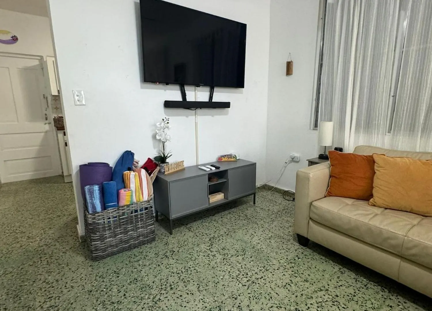 1A - Large Beach House Near Crash Boat Beach 아과디야 푸에르토리코
